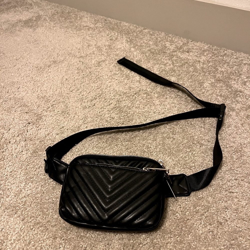Black belt bag